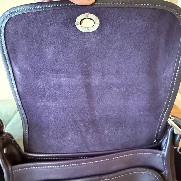 Vintage Coach Rambler Legacy Bag in excellent condition. - Picture 3 of 7